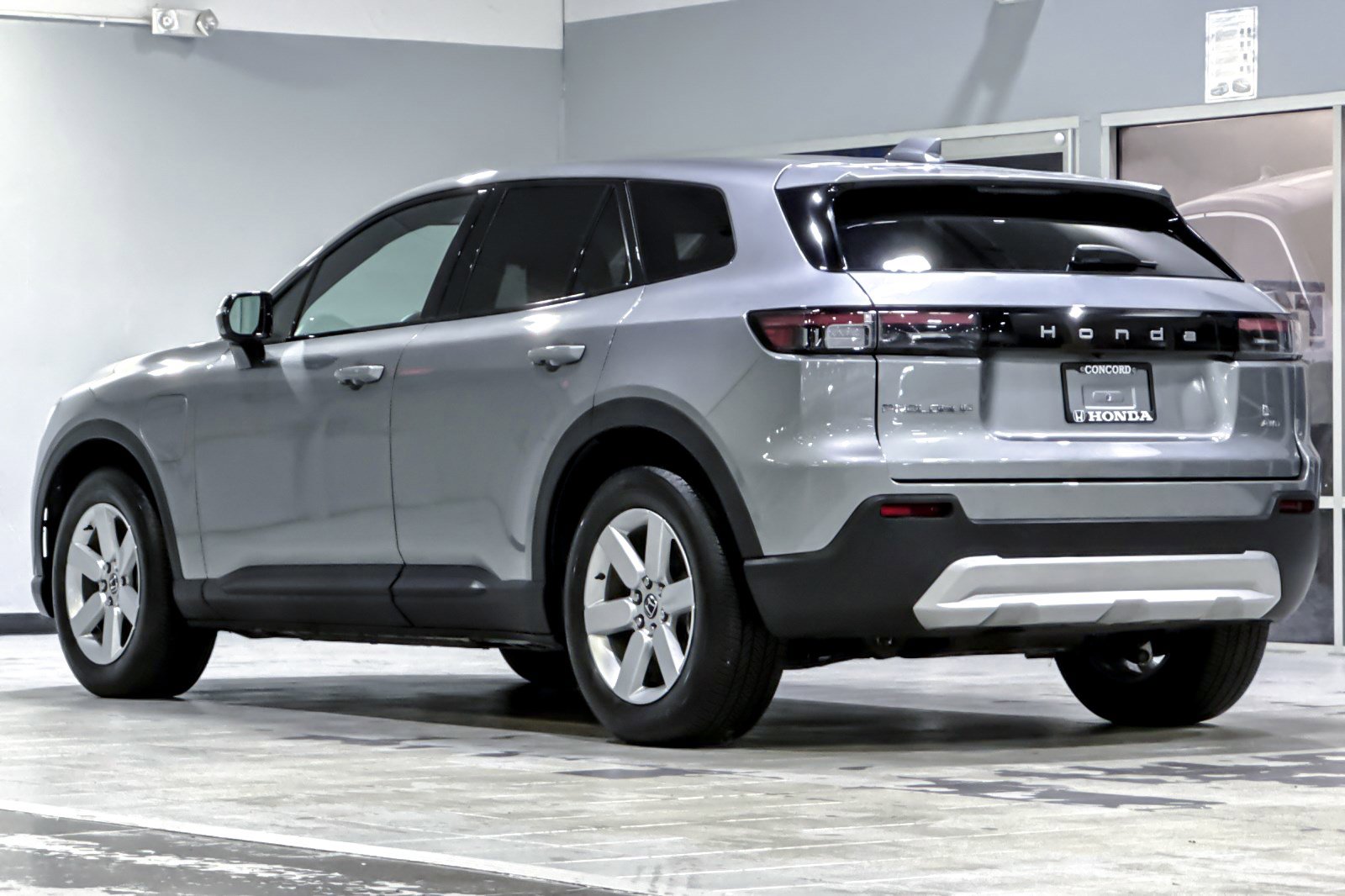 Used 2024 Honda Prologue EX image 3