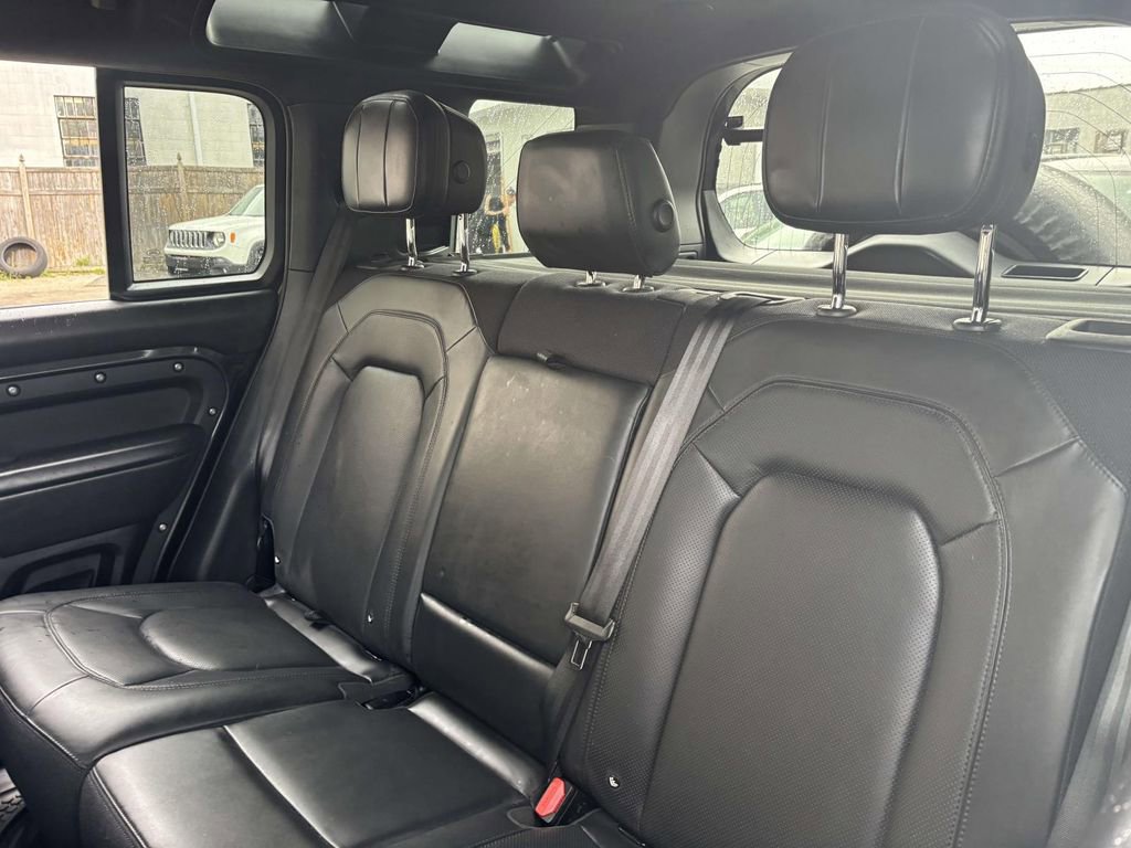 Used 2025 Land Rover Defender 110 V8 AWD/4WD image 22