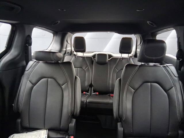 New 2026 Chrysler Voyager LX image 30