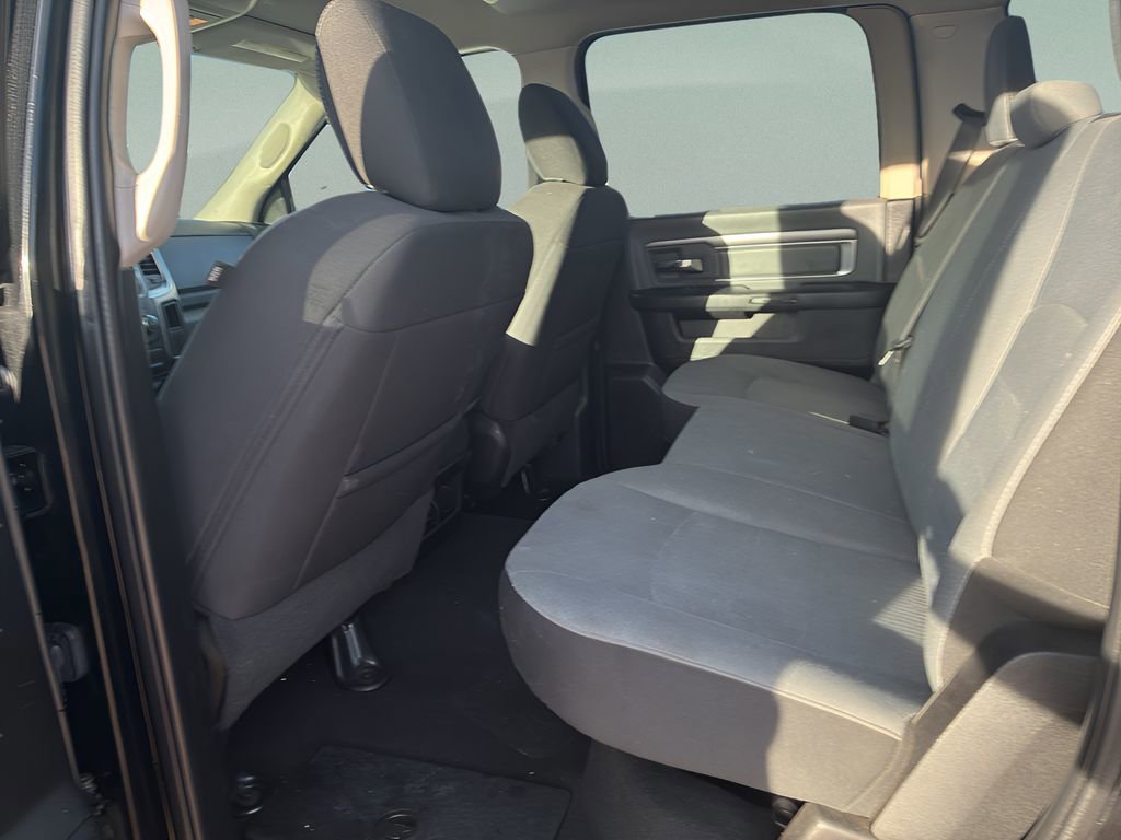 Used 2021 RAM 1500 Classic SLT image 9