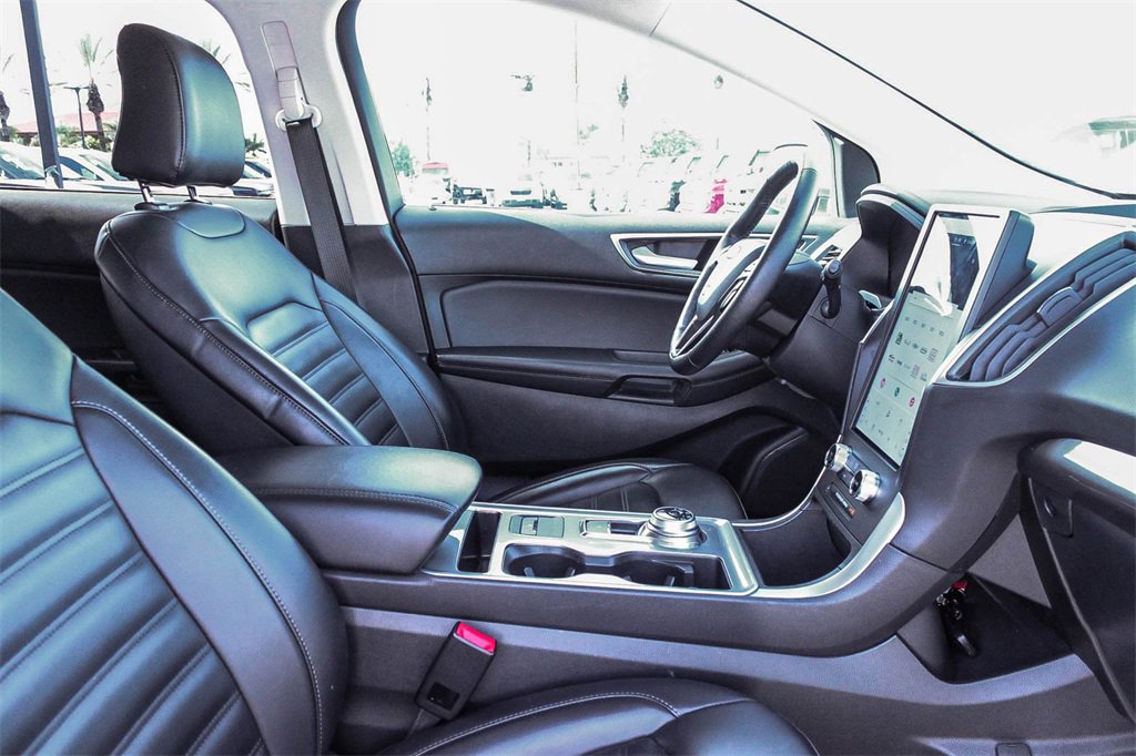 Used 2024 Ford Edge SEL image 21