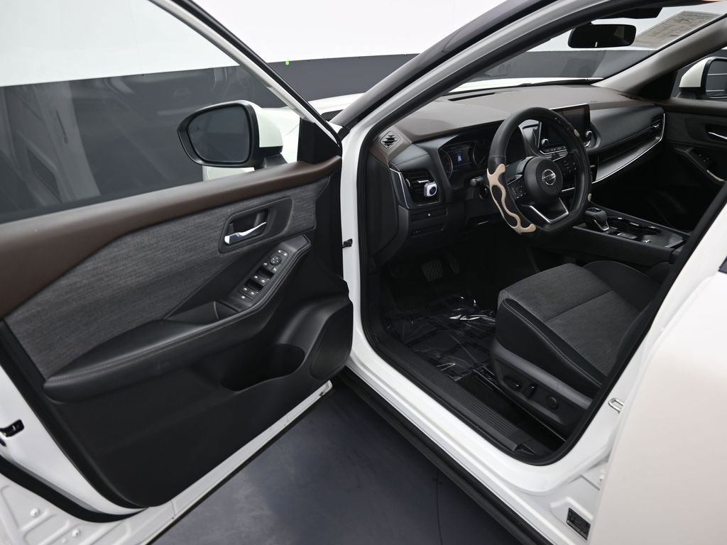 Used 2021 Nissan Rogue SV image 10