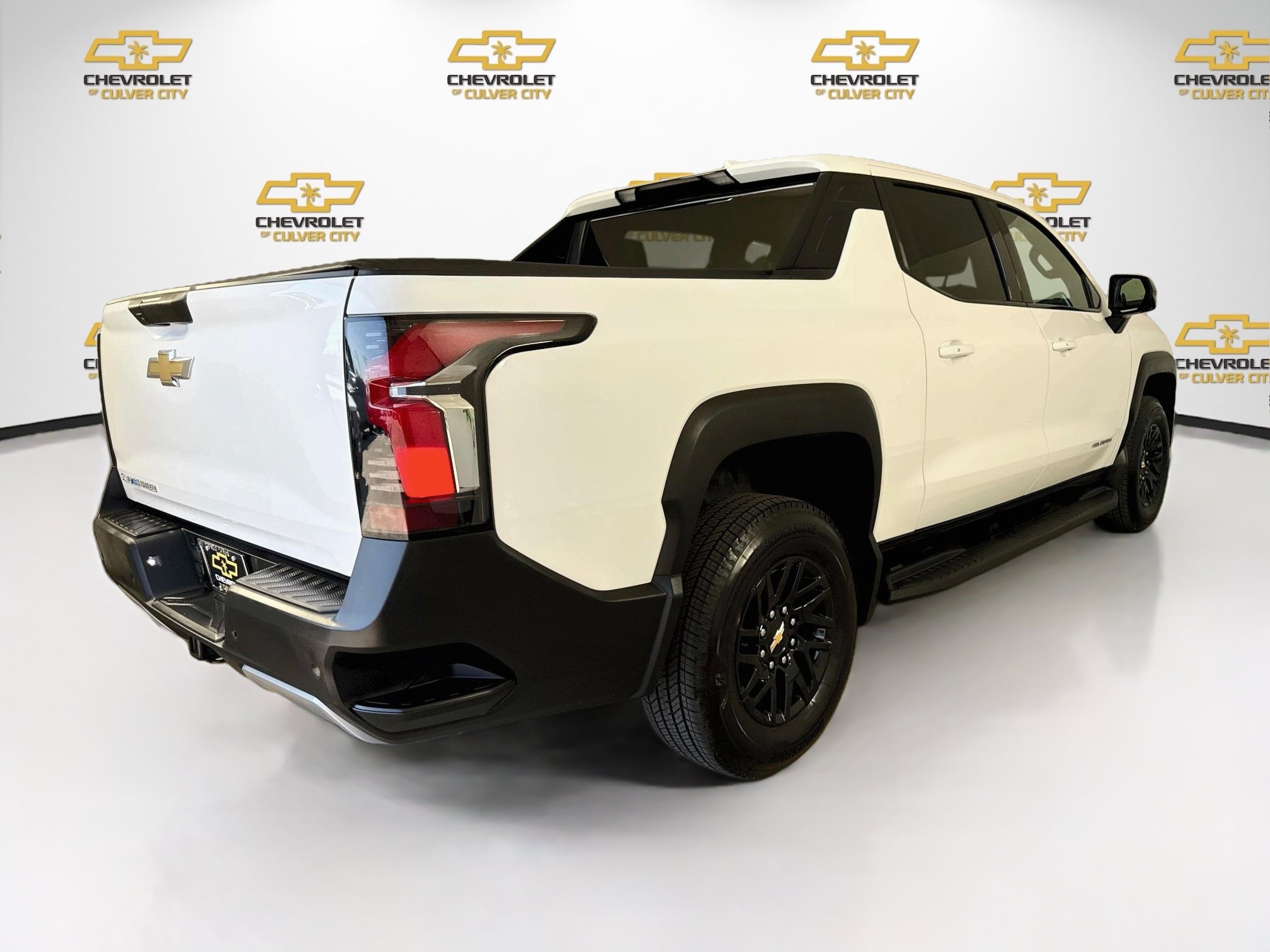 Used 2026 Chevrolet Silverado EV LT AWD/4WD image 8