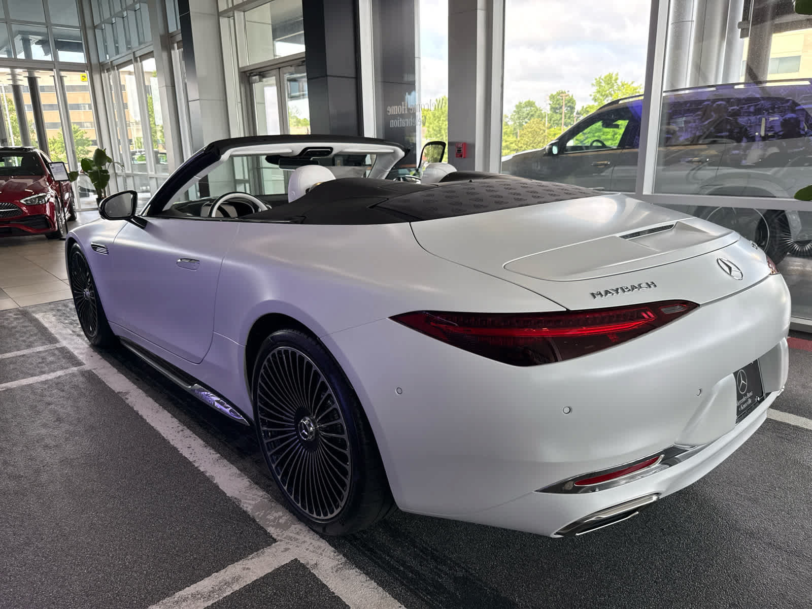 New 2026 Mercedes-Benz Maybach SL 680 image 2