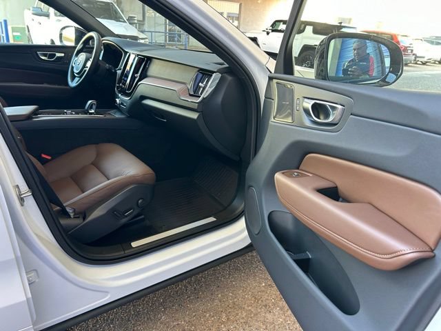 Used 2025 Volvo XC60 T8 Plus w/ Protection Package Premier AWD/4WD image 19