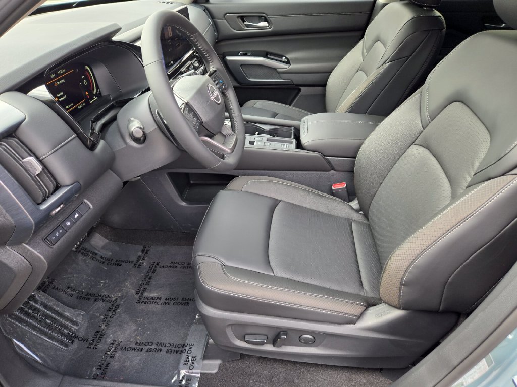 New 2026 Nissan Pathfinder SL w/ SL Premium Package FWD image 12