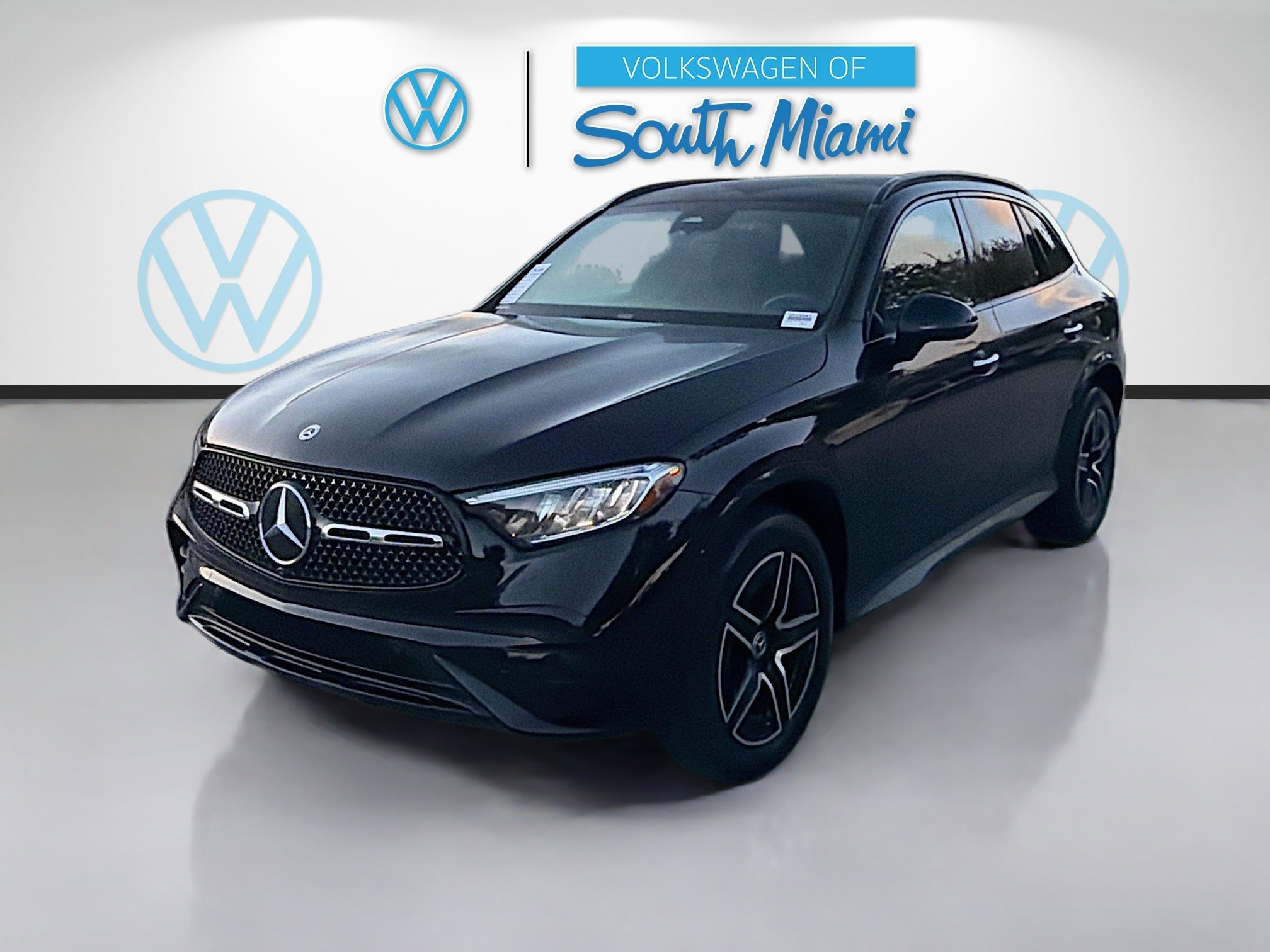 Used 2023 Mercedes-Benz GLC 300 image 3