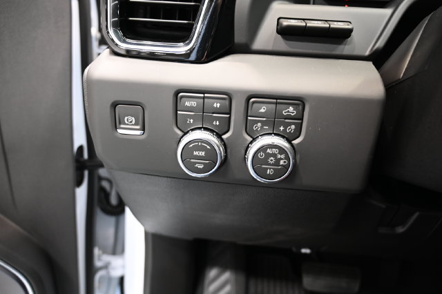 New 2026 GMC Sierra 3500 Denali Ultimate AWD/4WD image 34