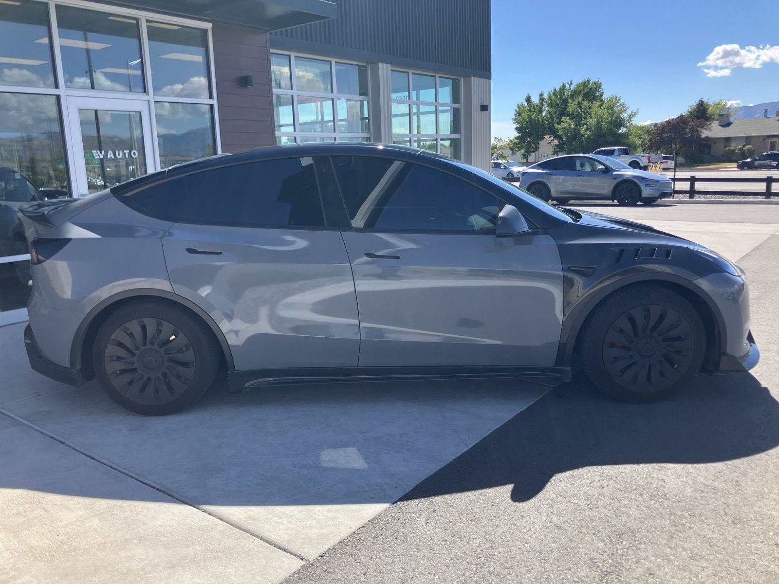 Used 2022 Tesla Model Y Performance AWD/4WD image 9