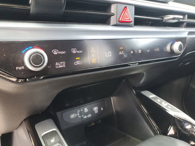 Certified 2024 Kia Sorento SX image 27