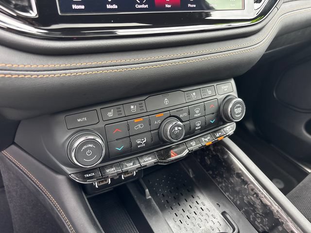 Used 2025 Dodge Durango R/T AWD/4WD image 26
