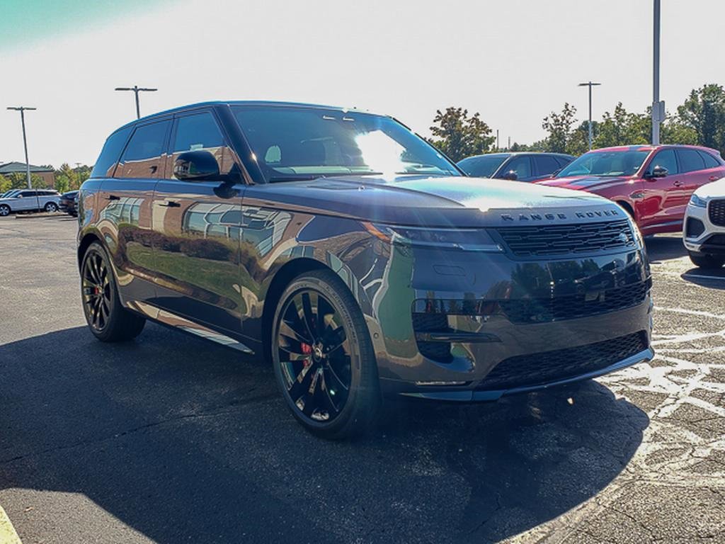New 2025 Land Rover Range Rover Sport Dynamic SE image 3