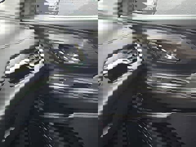 Used 2022 GMC Terrain SLT w/ Tech Package image 22