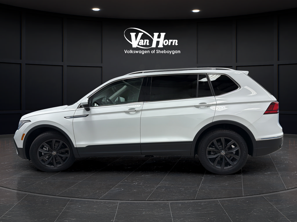 Used 2024 Volkswagen Tiguan SE AWD/4WD image 4