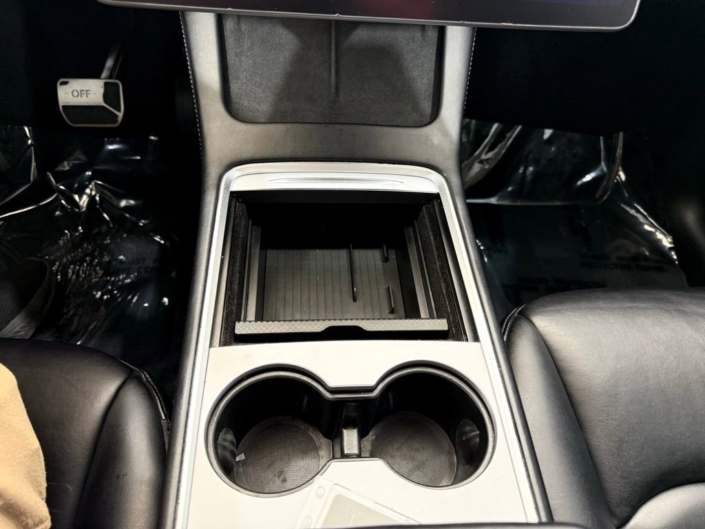 Used 2022 Tesla Model Y Long Range AWD/4WD image 34