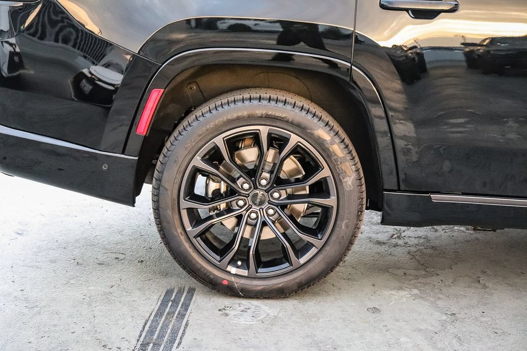New 2026 Jeep Grand Wagoneer Summit AWD/4WD image 12