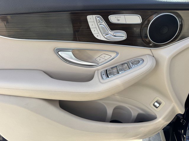 Used 2019 Mercedes-Benz GLC 300 image 18