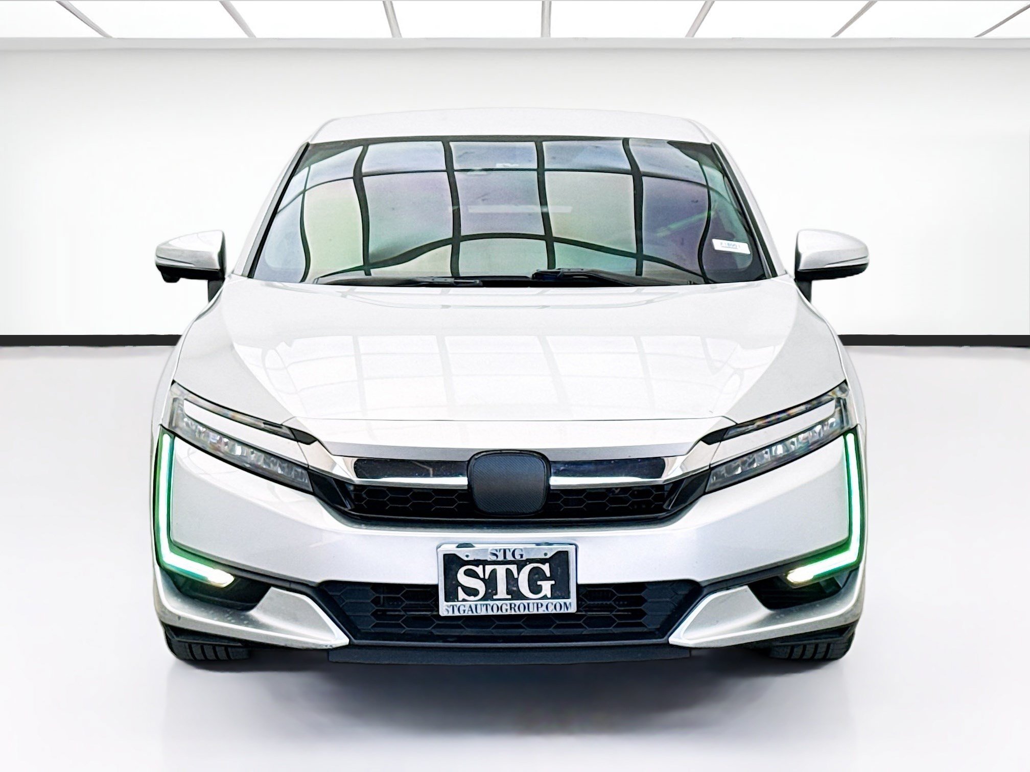 Used 2018 Honda Clarity Plug-In Hybrid image 2