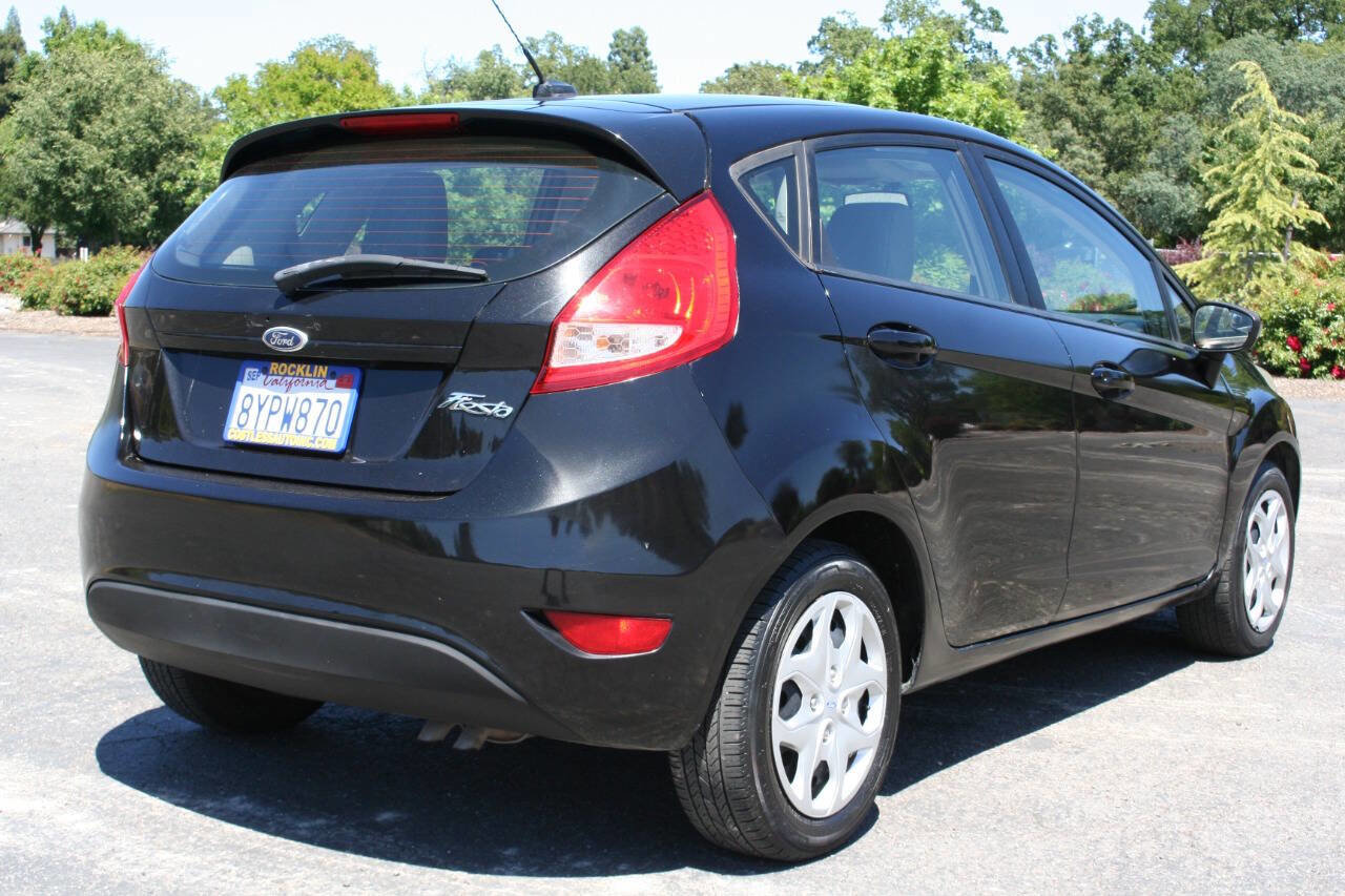 Used 2012 Ford Fiesta S FWD image 5