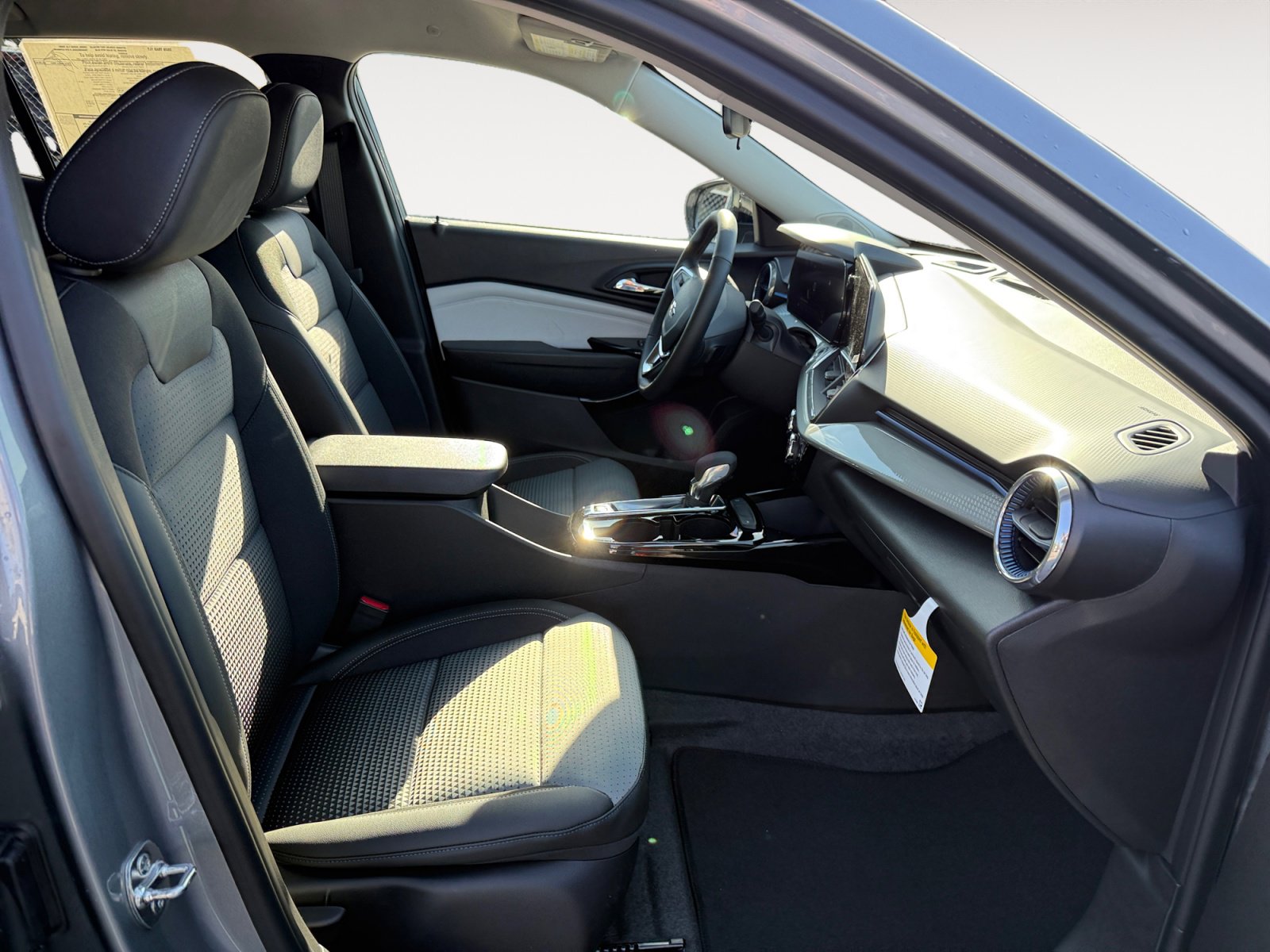 New 2026 Chevrolet Trax LT w/ Midnight Edition image 19