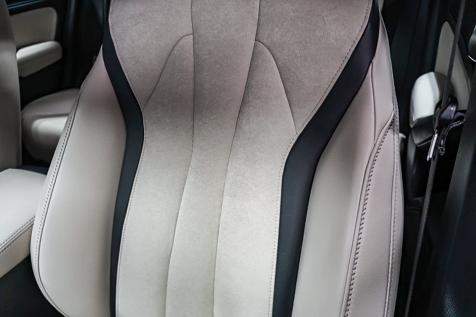 Used 2025 Acura Integra A-Spec image 31