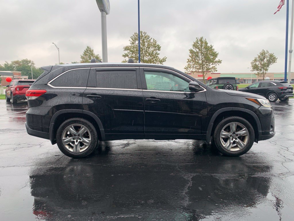 Used 2018 Toyota Highlander Limited w/ Protection Package #3 AWD/4WD image 2