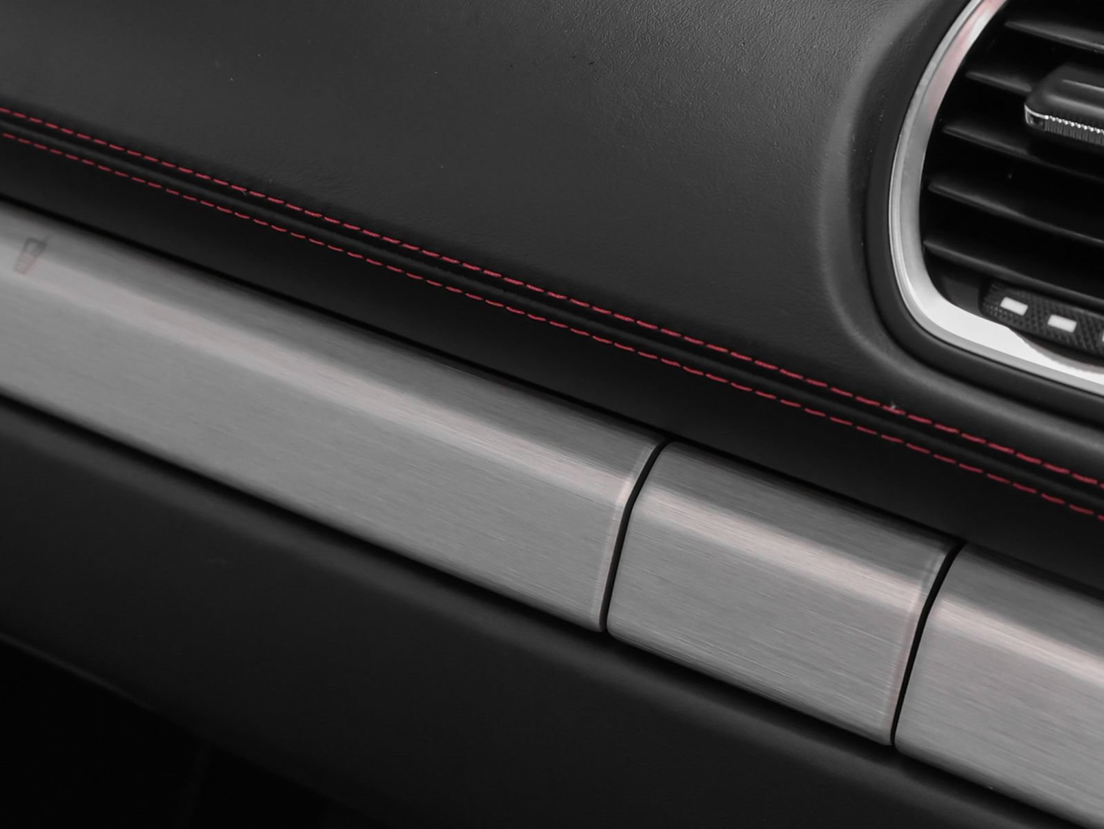 Certified 2022 Porsche 718 Boxster RWD image 36