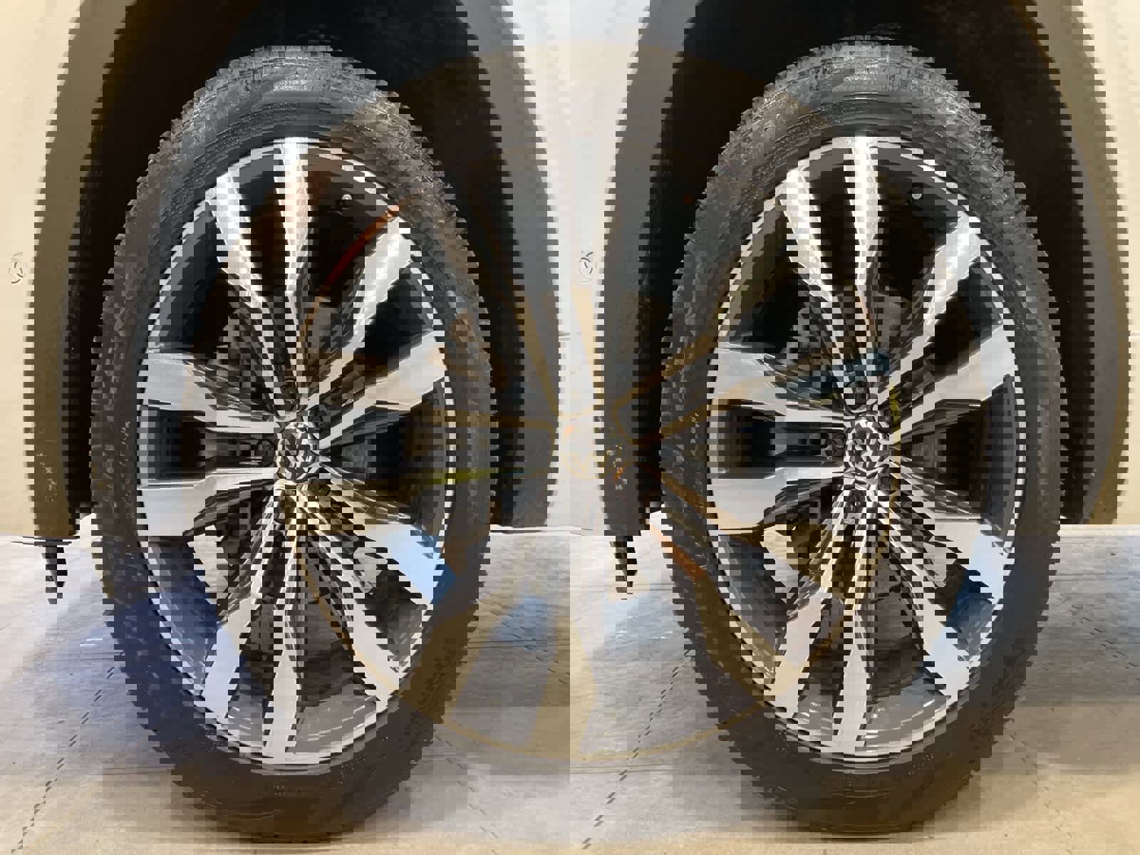 Used 2023 Volkswagen Atlas Cross Sport SEL Premium R-Line image 9