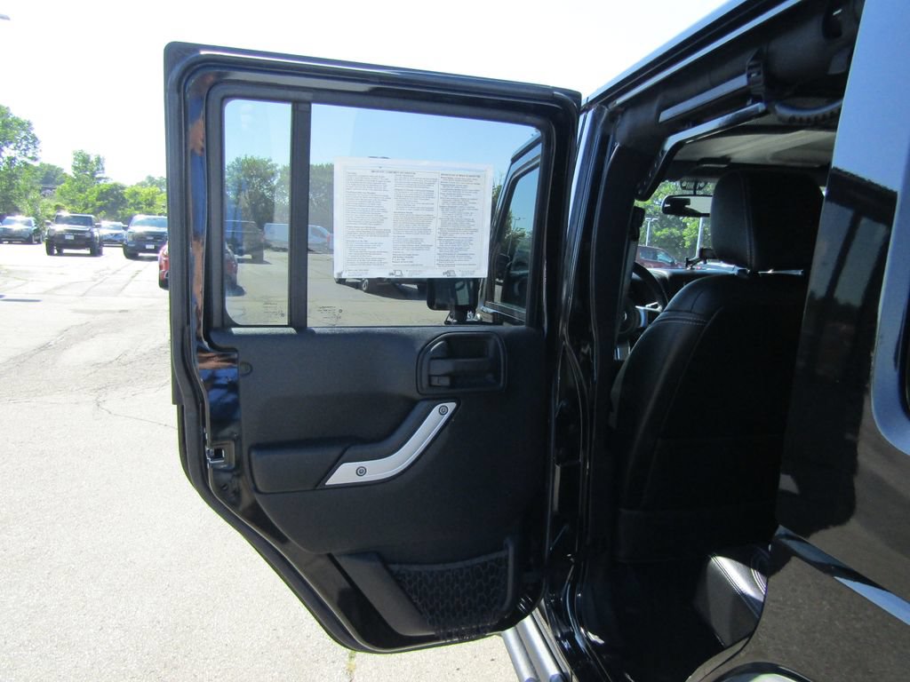 Used 2016 Jeep Wrangler Unlimited Rubicon AWD/4WD image 36