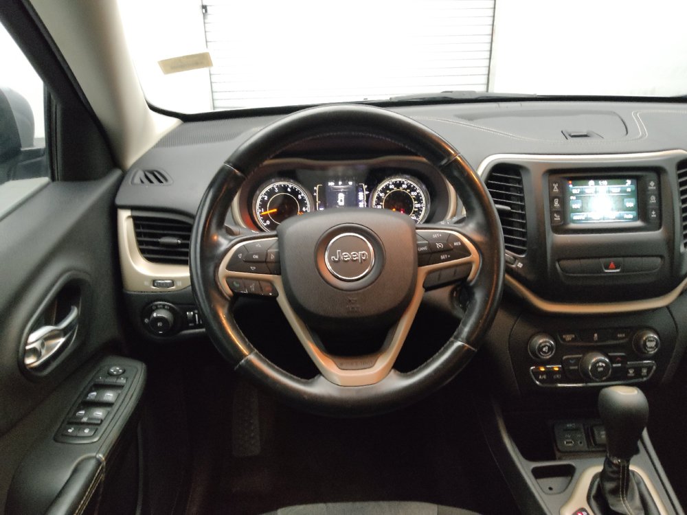Used 2014 Jeep Cherokee Latitude FWD image 22