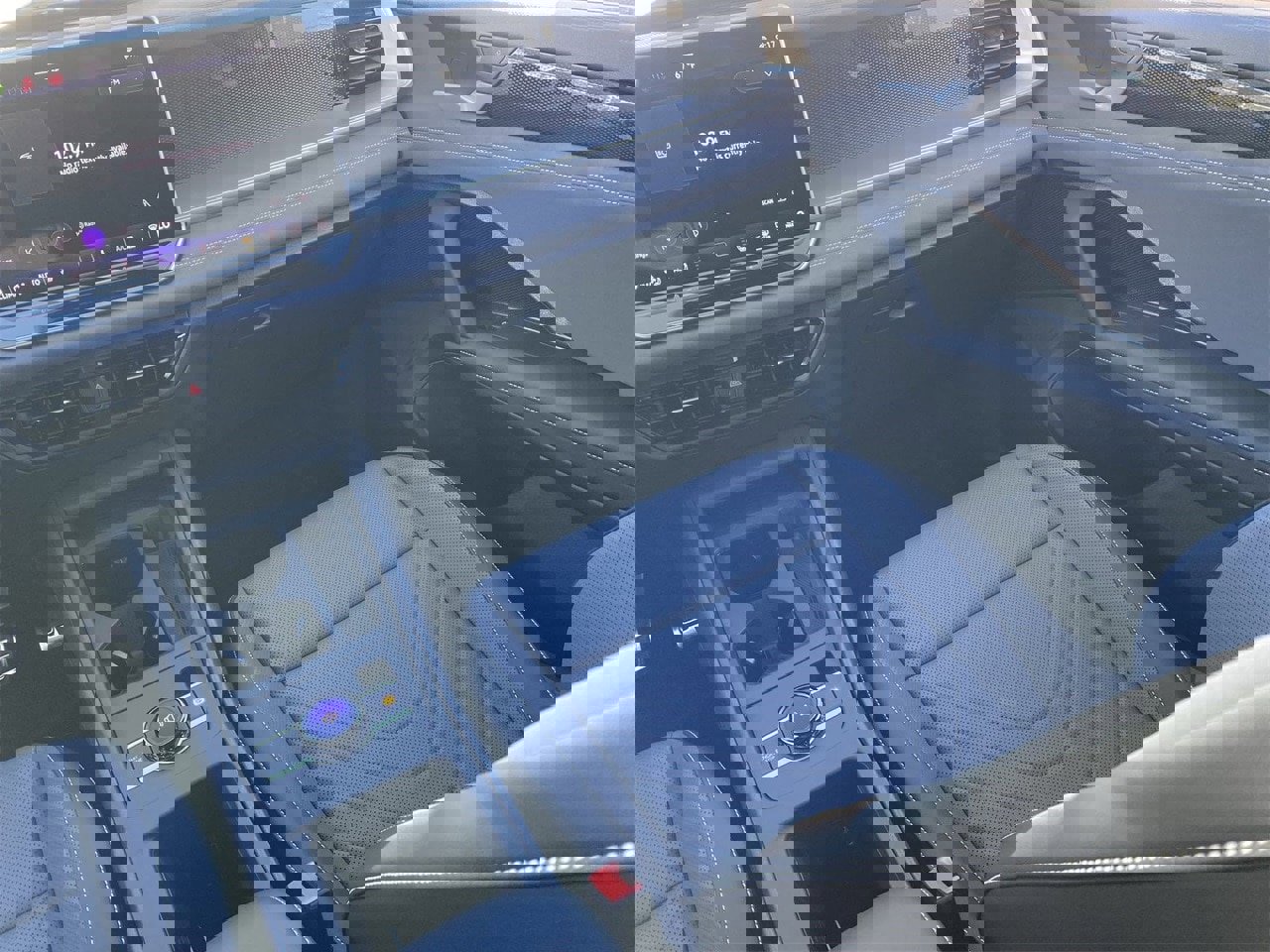 New 2026 Volkswagen Tiguan SE R-Line image 12