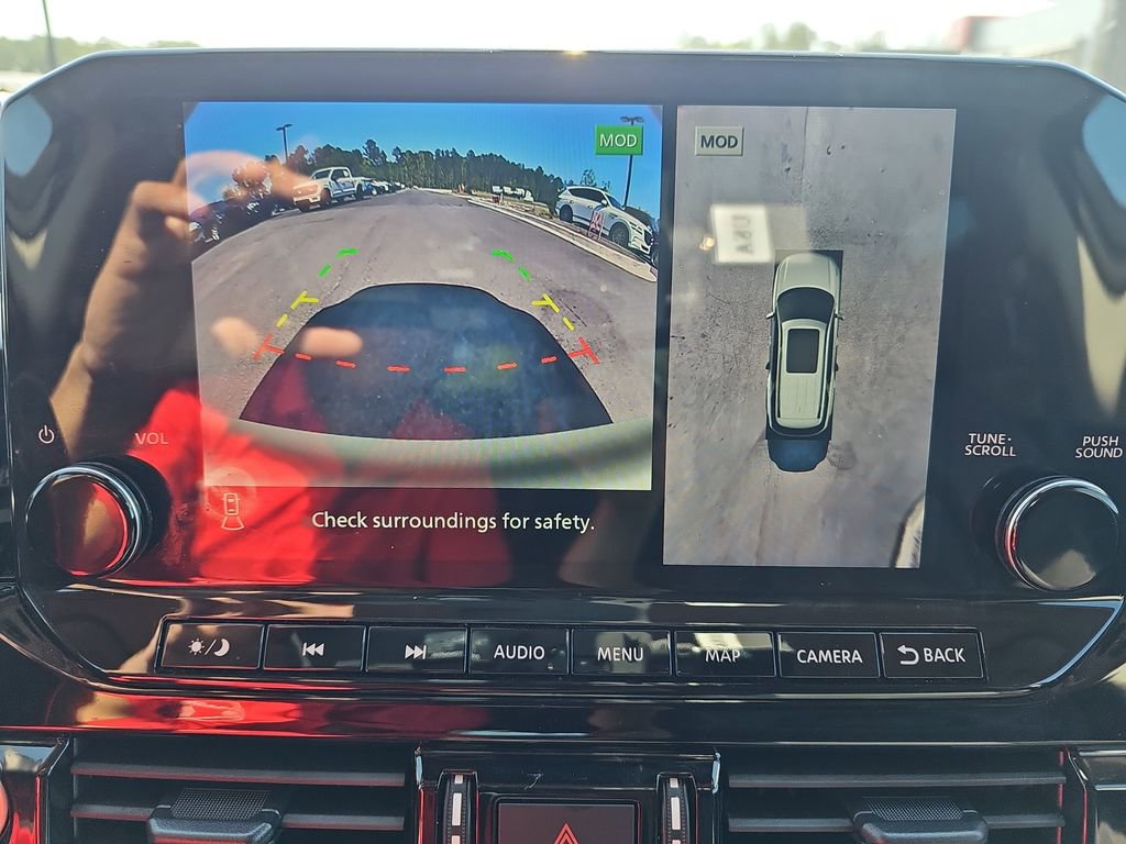 Used 2024 Nissan Pathfinder Platinum w/ Cargo Package image 28