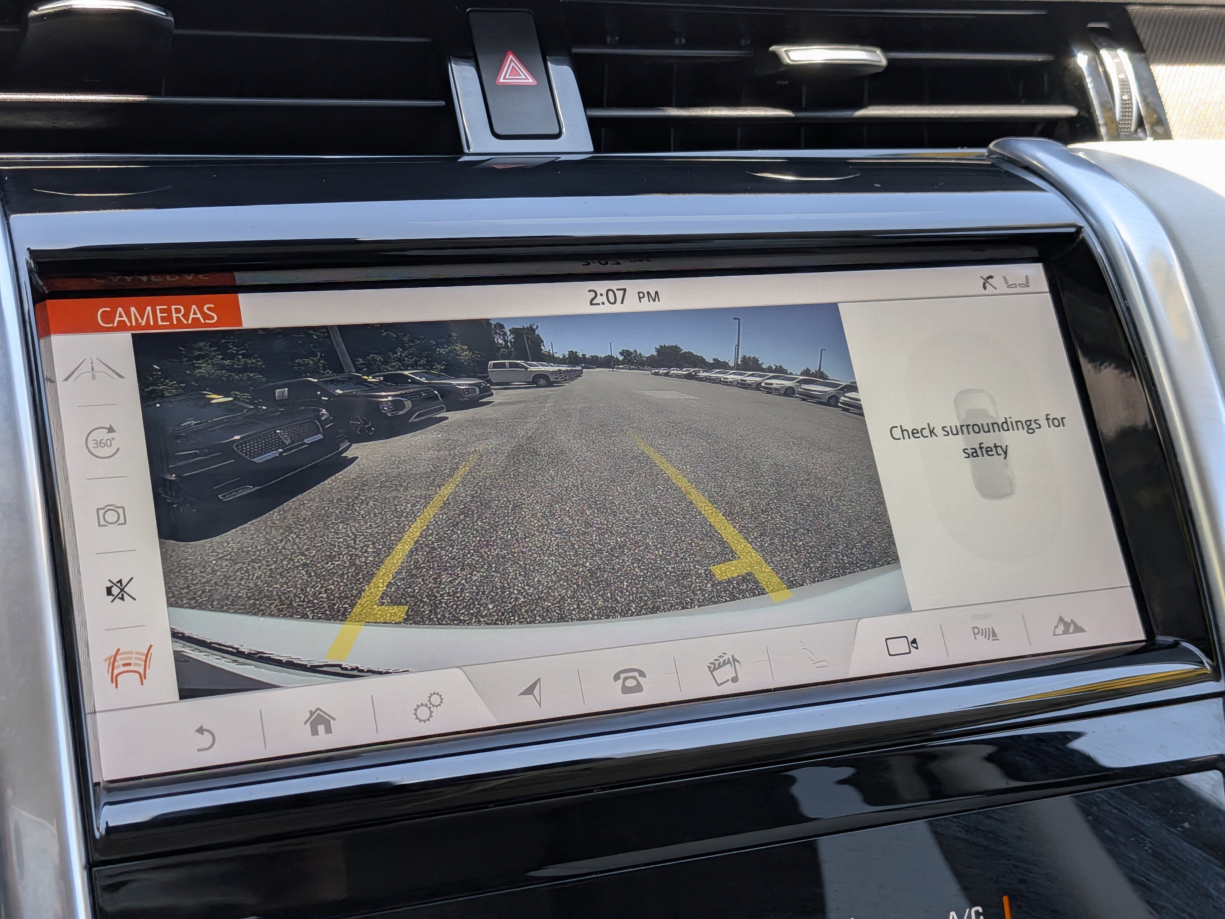Used 2020 Land Rover Discovery Sport SE R-Dynamic AWD/4WD image 19