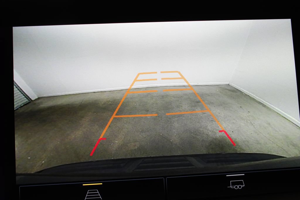 Used 2023 Chevrolet Tahoe RST RWD image 13