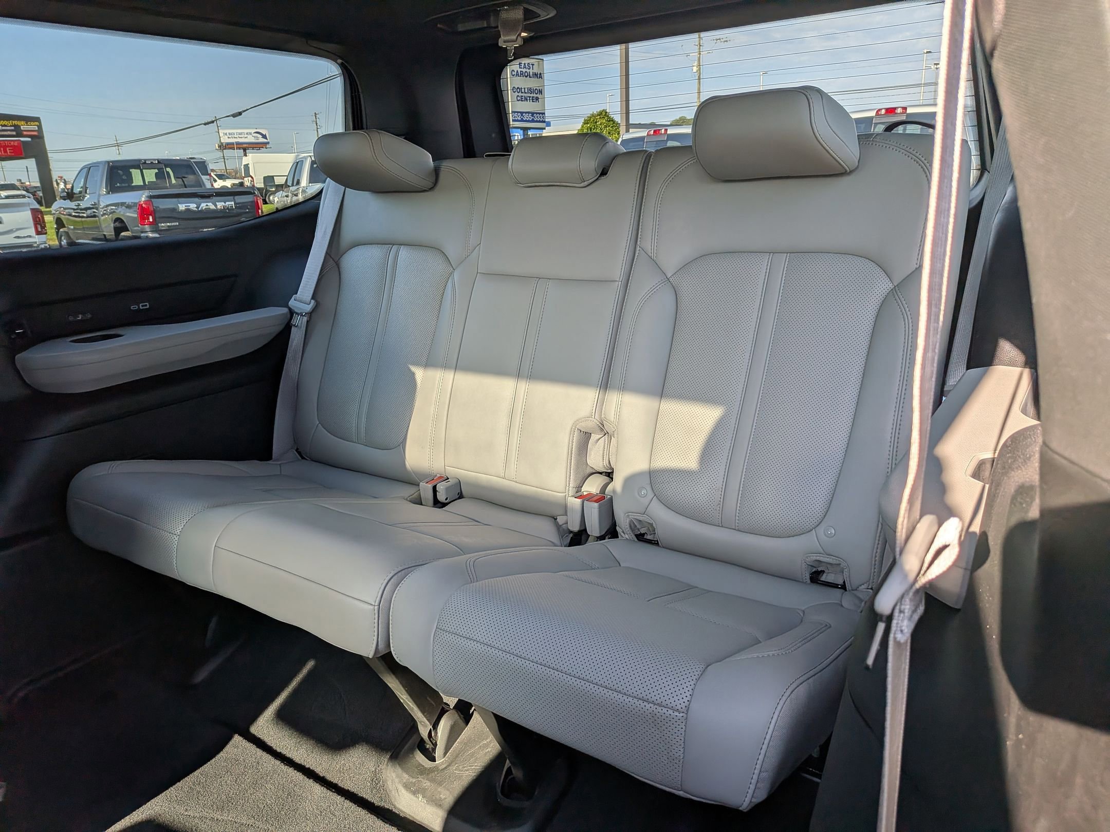 Certified 2025 Jeep Wagoneer Series III w/ Premium Group I image 29