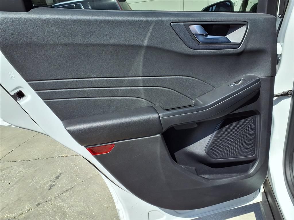 Used 2023 Ford Escape ST-Line FWD image 16