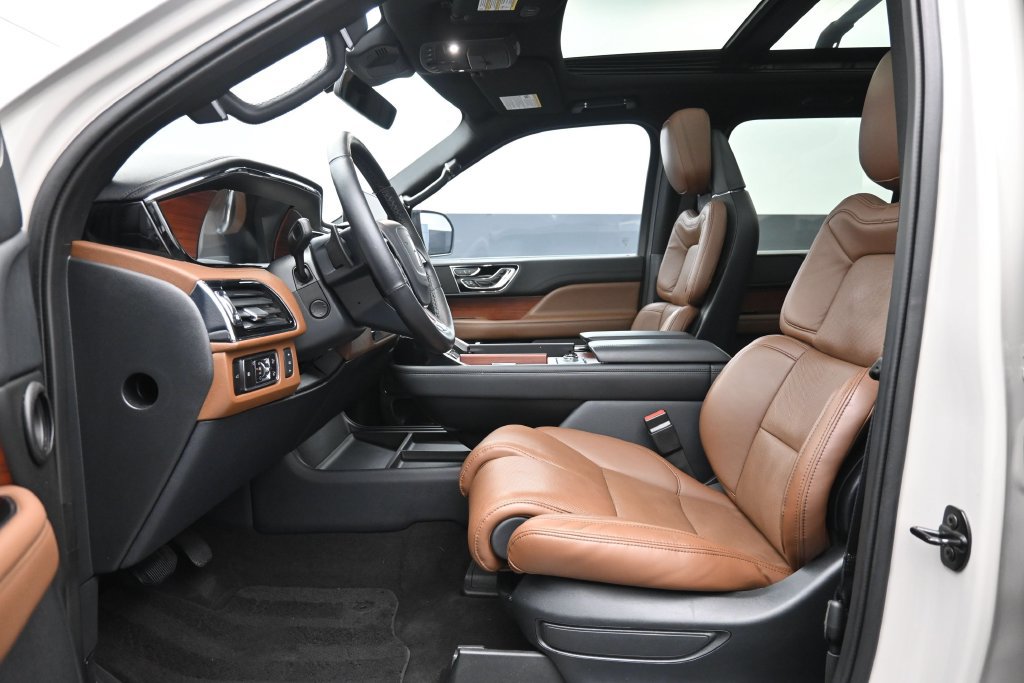 Used 2023 Lincoln Navigator Reserve RWD image 13