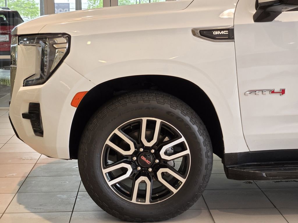 Used 2023 GMC Yukon AT4 AWD/4WD image 9
