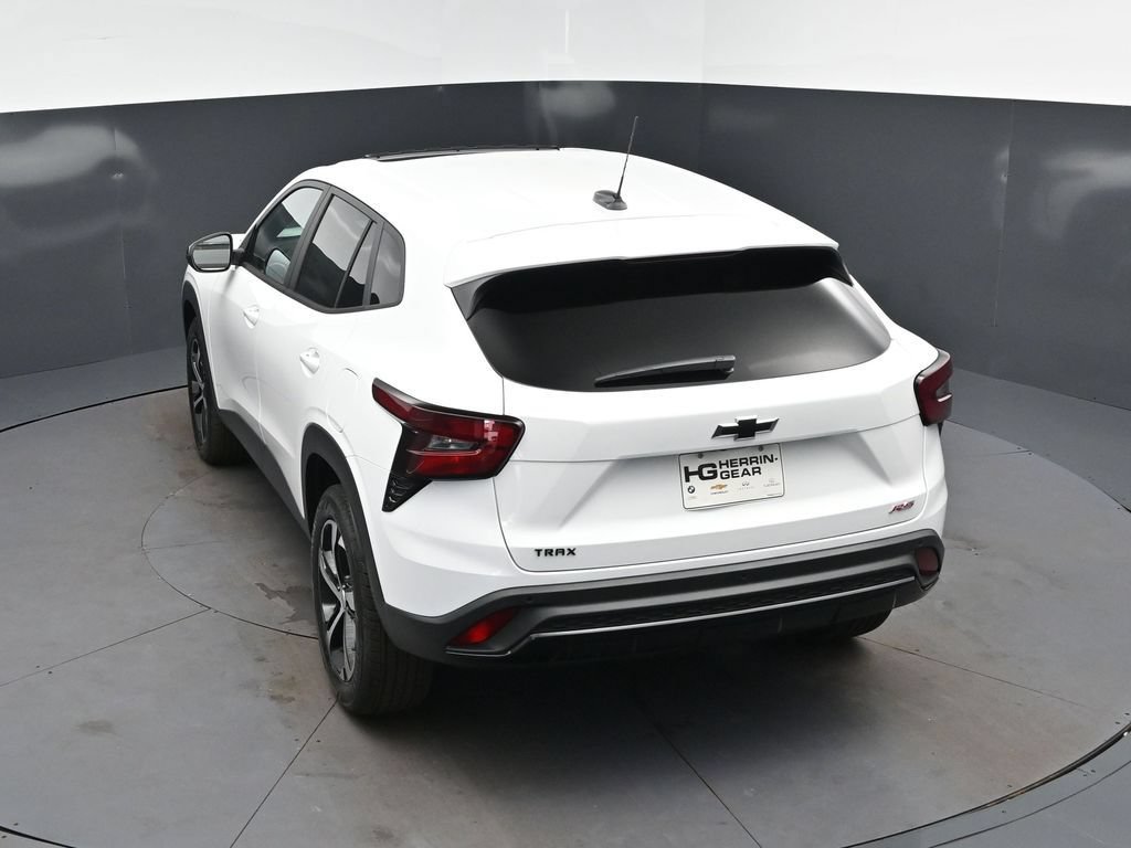 New 2026 Chevrolet Trax RS w/ Sunroof Package FWD image 33