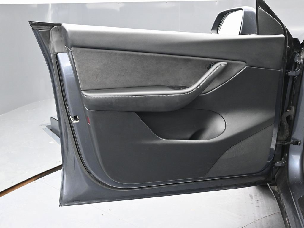 Used 2022 Tesla Model Y Performance image 43