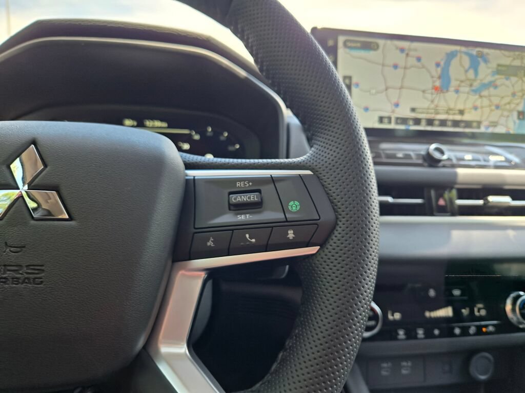 New 2026 Mitsubishi Outlander SE AWD/4WD image 31