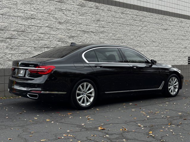 Used 2018 BMW 740i xDrive image 16