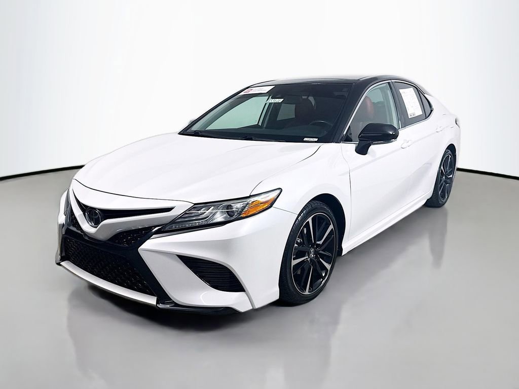 Certified 2019 Toyota Camry XSE FWD image 3