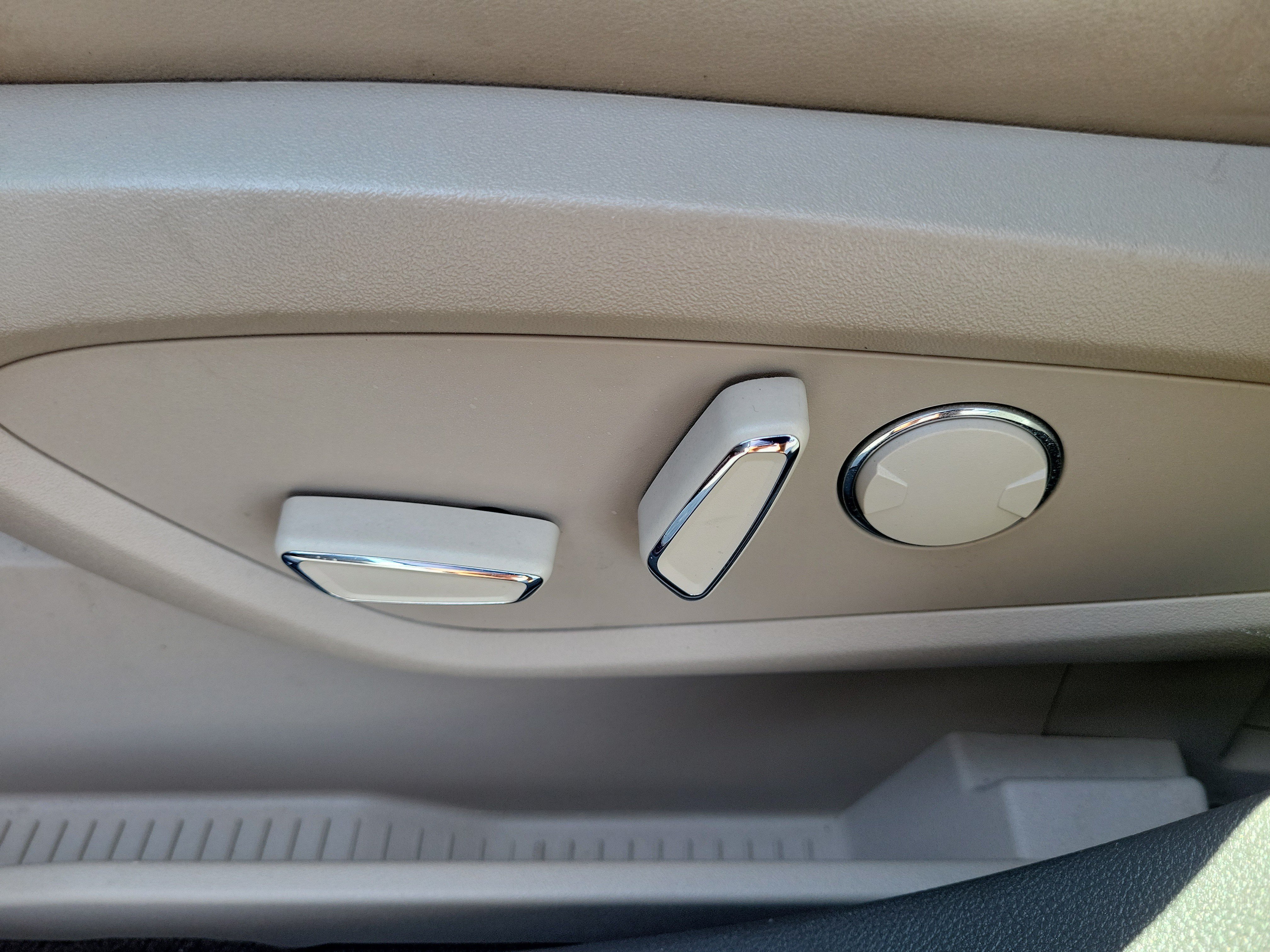 Used 2021 Lincoln Nautilus AWD w/ Equipment Group 101A image 13
