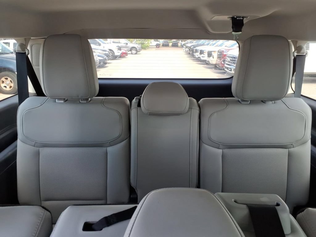 Used 2025 Ford Expedition Max Platinum AWD/4WD image 17
