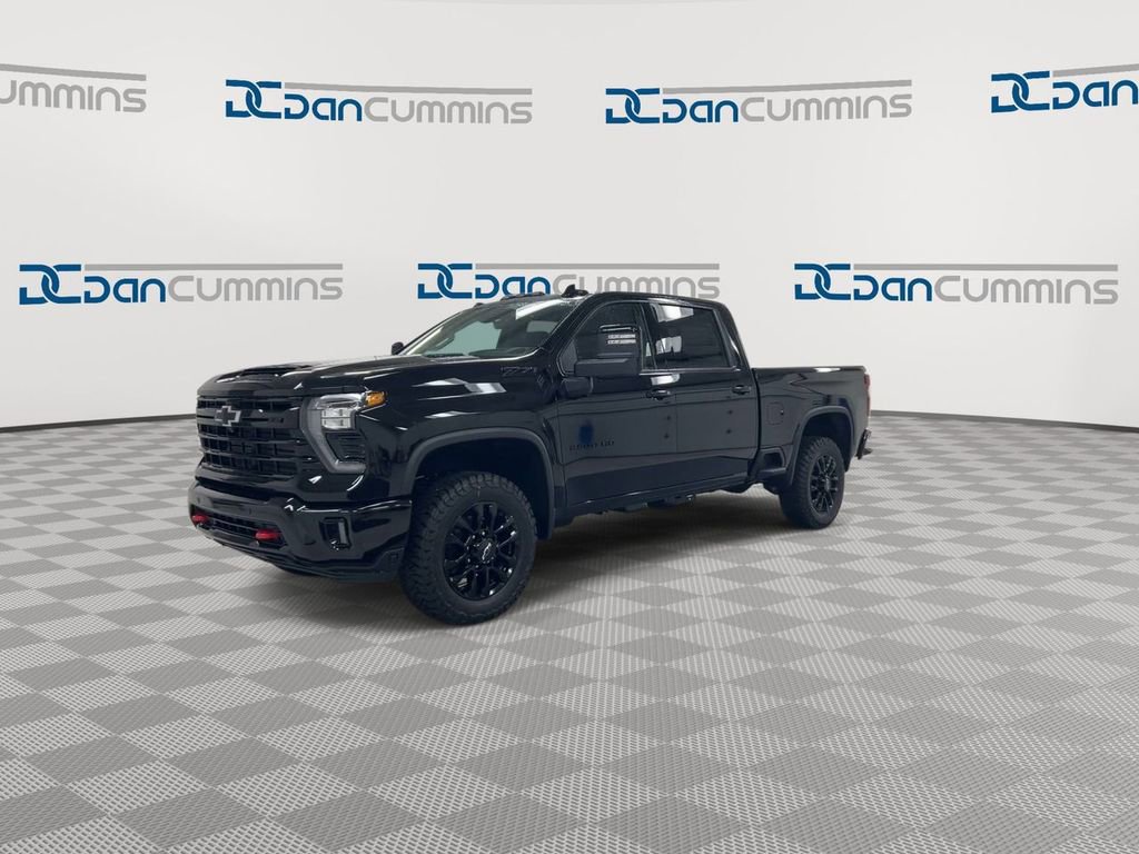 Used 2025 Chevrolet Silverado 2500 LTZ w/ LTZ Plus Package image 4