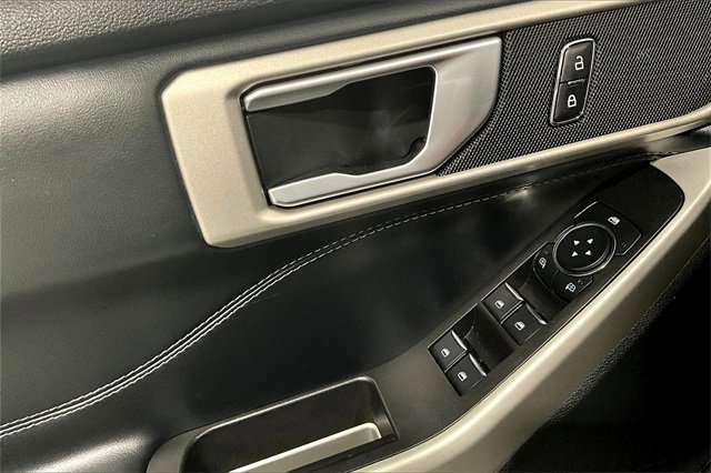 Used 2023 Ford Explorer XLT image 38