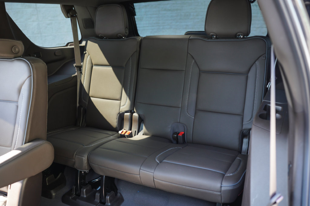 Used 2024 GMC Yukon Denali w/ Advanced Technology Package AWD/4WD image 23