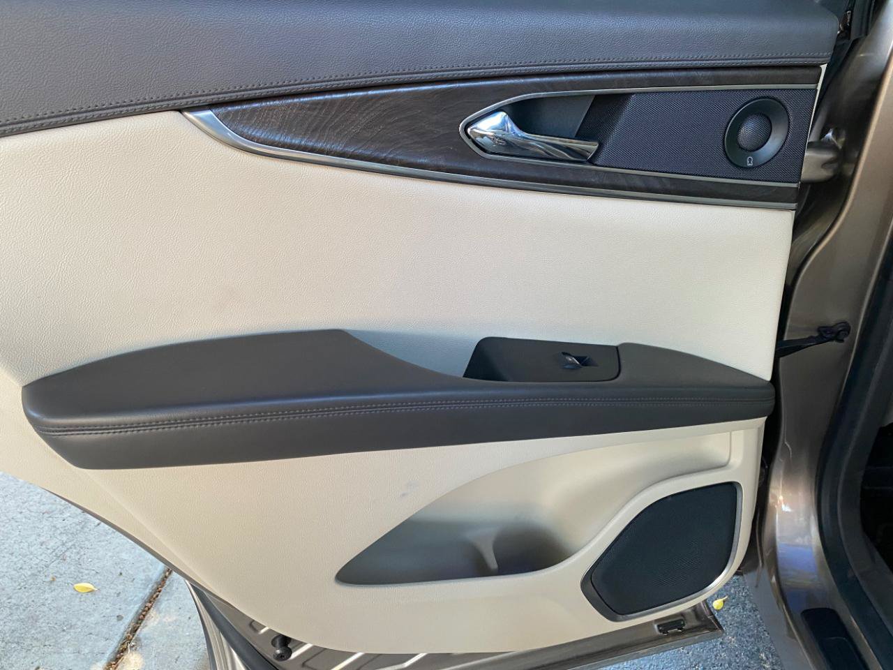 Used 2019 Lincoln Nautilus Reserve FWD image 30