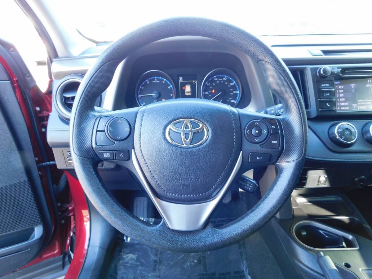 Used 2018 Toyota RAV4 LE w/ Carpet Mat Package FWD image 9